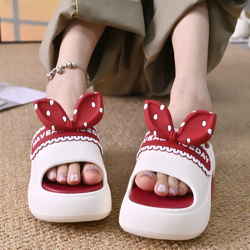 

Женские шлепанцы на платформе с ушками кролика, в горошек, красно-белые, контрастные, из ЭВА, нескользящие, для дома, пляжа, на массивной подошве