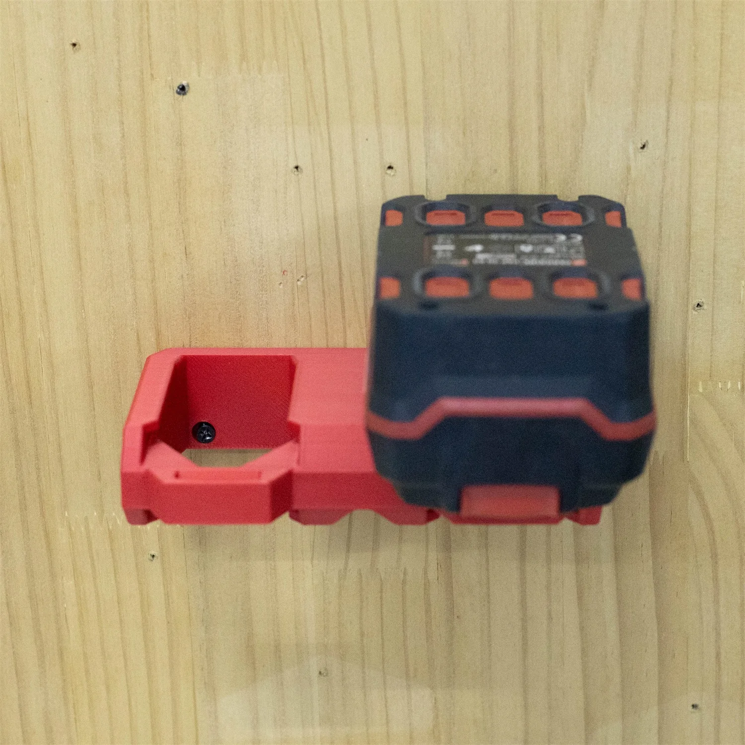 Uchwyt ścienny na 4 akumulator – Workshop Electric Tools recenzja i cena