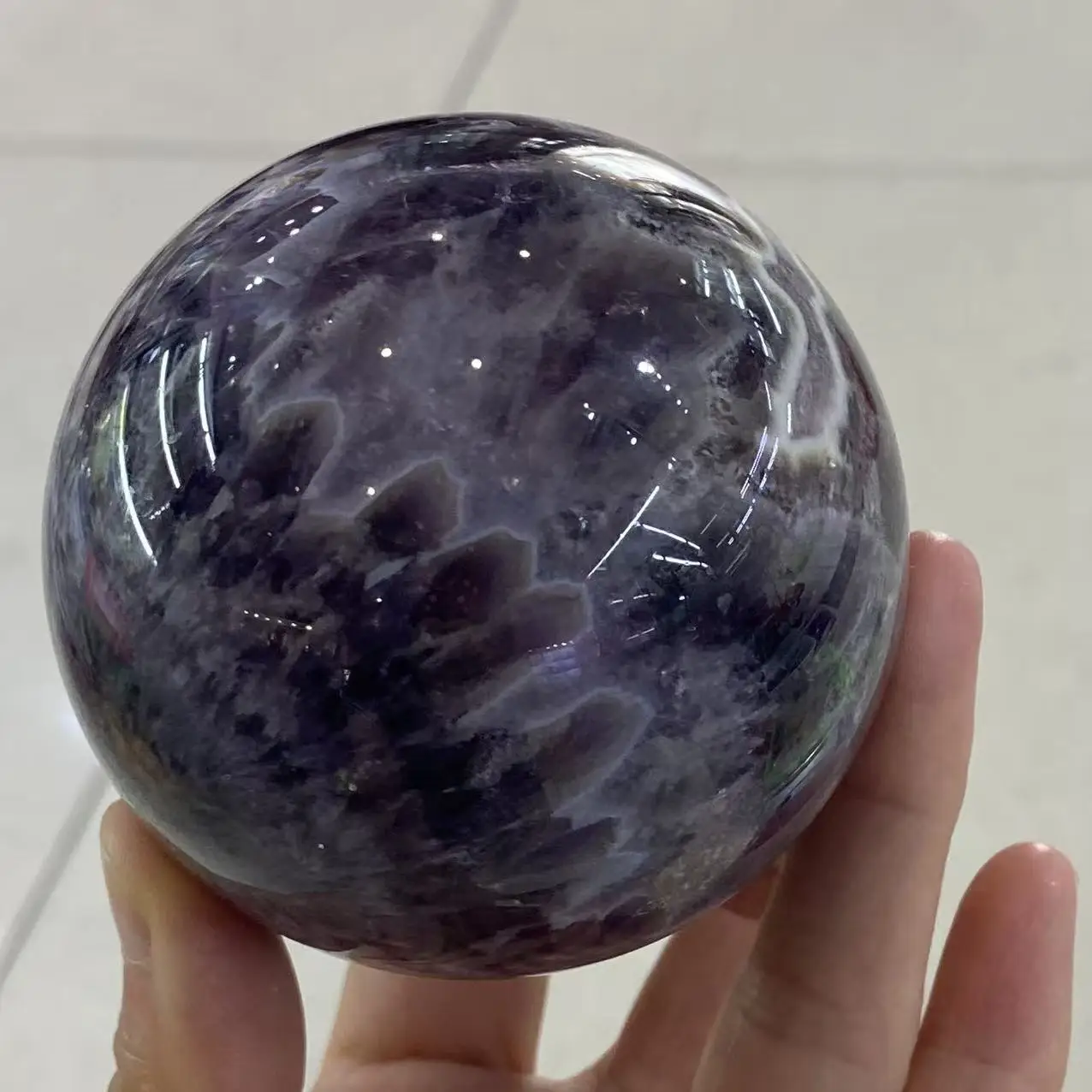 Natural Dreamy Amethyst Spheres, With Healing Properties, Suitable For Home Decoration, For Purification And Meditation, As Gift