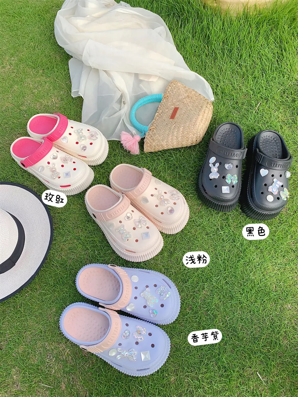 Crystal Teddy Bear DIY Hole Garden Shoes For Women Slippers Beach Vacation Anti Slip Summer Cool Slippers Sandals