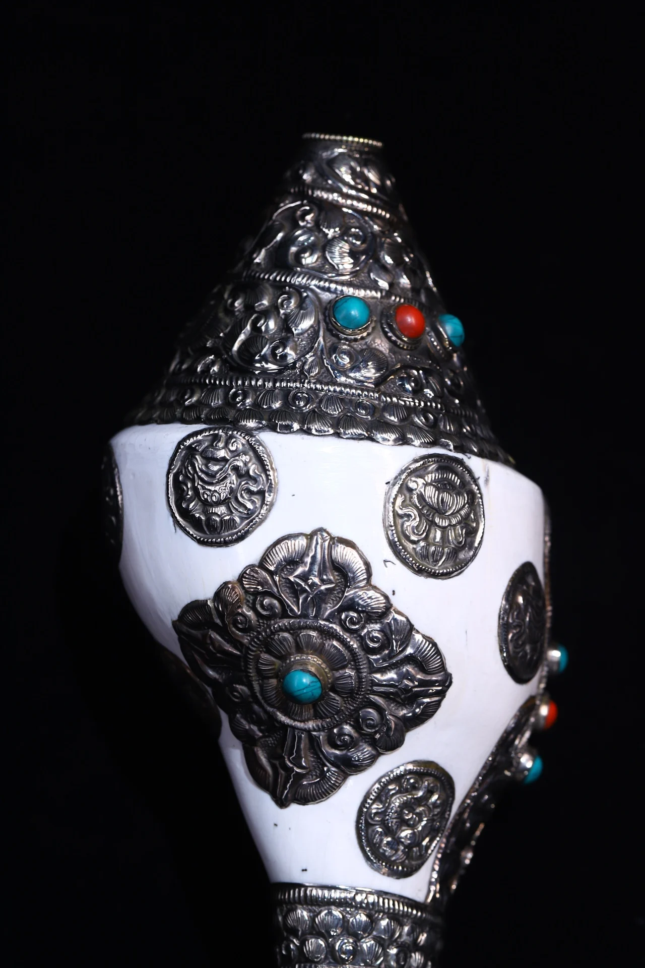 Decorative Handmade Nepal Tibetan Old silver A Tibet Buddhism silver Inlay gem Turquoise Shell Conch Horn Trumpet Statue