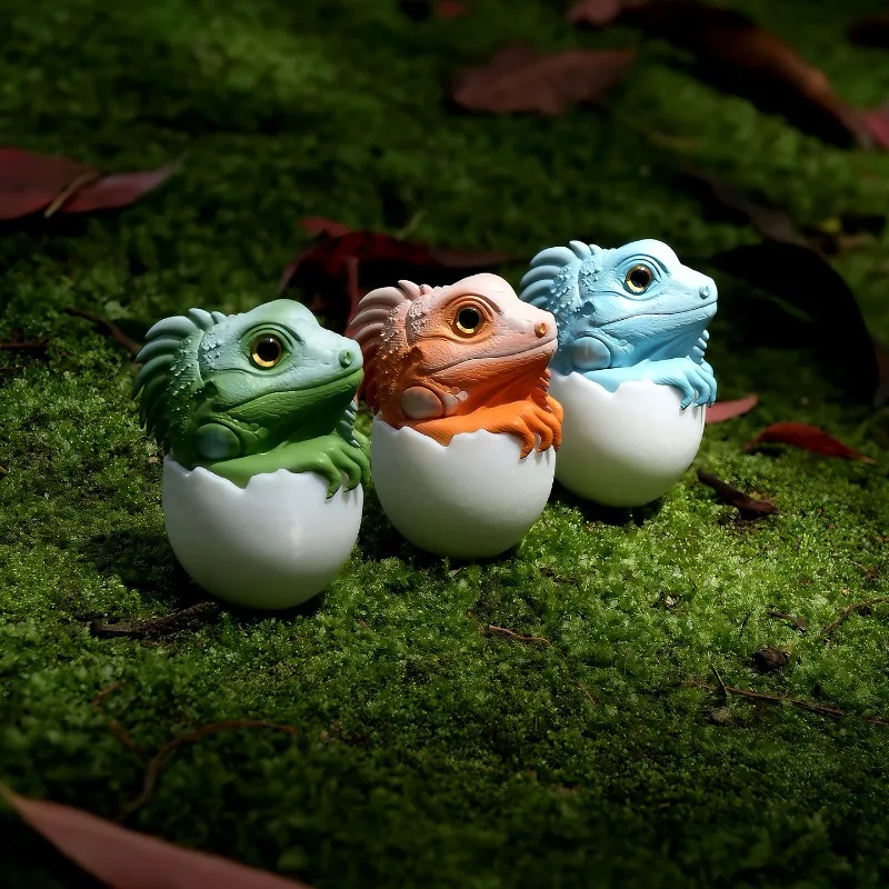 Green Iguana Figurine Tumbler, 3D Printed Resin Reptile Wobble Model, Cute Collectible Desktop Art Ornament for Hobby Display
