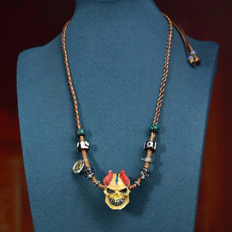 natural-kintsuke-painted-and-carved-shi-ara-pendant-collarbone-chain-handmade