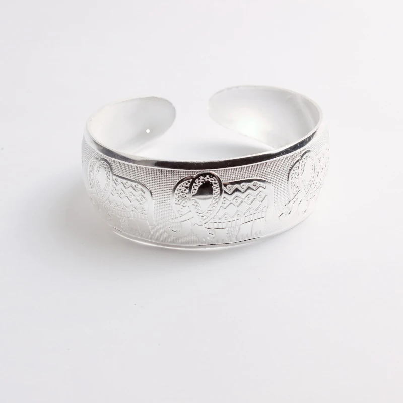Modisches, silberfarbenes Tibet-Armreif-Armband für Damen, Boho-Ethno-Stil, Metall, geschnitzte Blumen, Zigeuner-, Stammes-, afghanischer und indischer Schmuck. – Detail 1