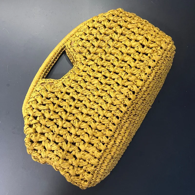 

2025 Luxury Designer Spain Style Natural Fiber Clutch Bag Women Elegant Shell Clip Bag Woven Straw Handbags Holiday Beach Bag