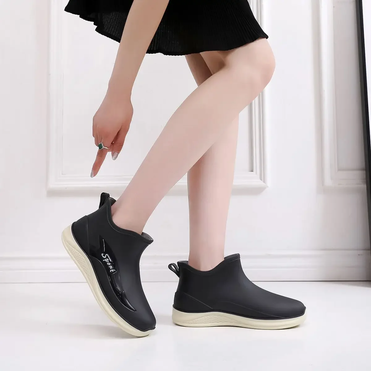 

2025 New Women's Rain Boots Soft Sole Waterproof Wear Resistant Thick Sole Slip On Short for Kitchen Work Lightweight Rubber