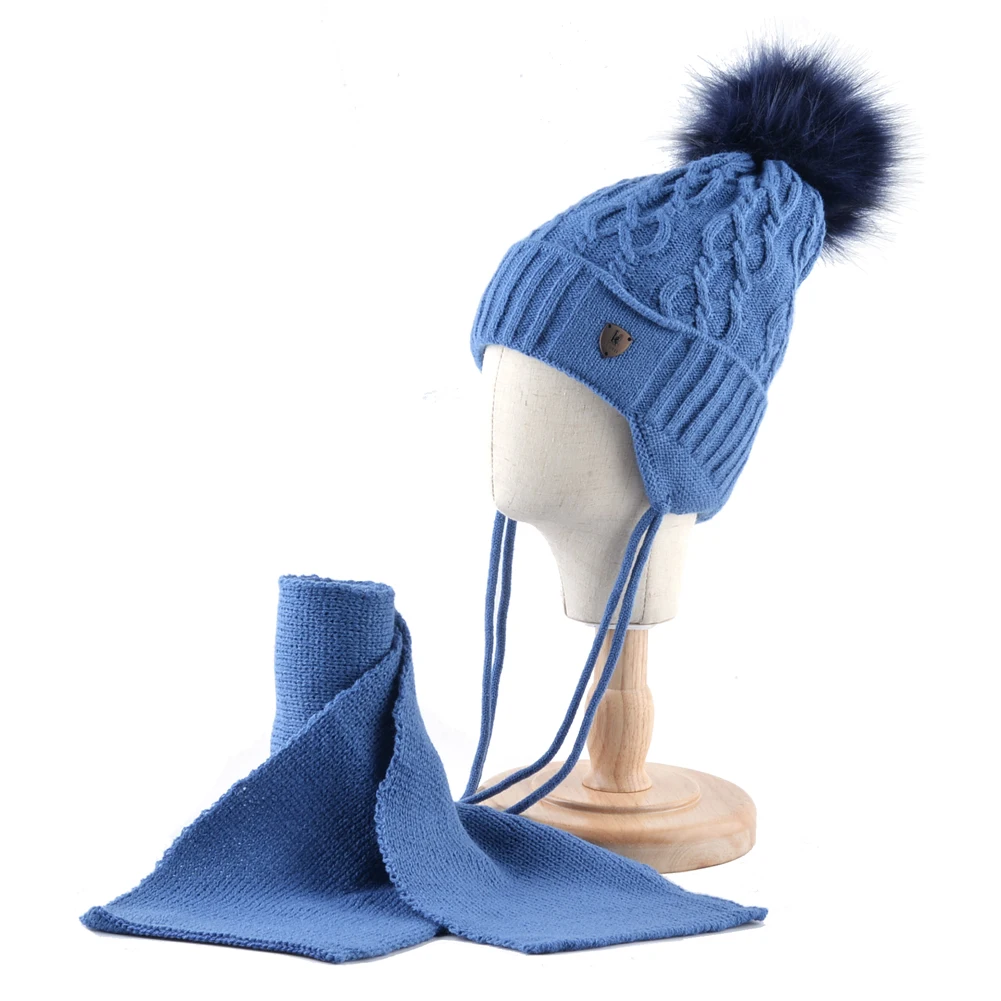 

Winter Boys' Knitted Earflap Hat & Scarf Set Kids Thick Warm Beanie With Faux Fur Pompom Children Fashion K Logo Bonnet Outdoor