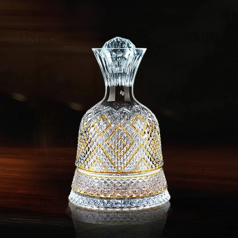 

Bottom Vortex , Gold-Painted Model 360 Fast Rotating Decanter, Crystal Glass New Red Wine Dispenser