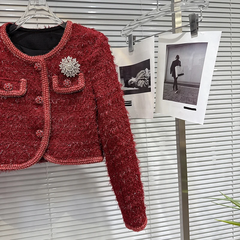 2025 Winter New French Style Round Neck Knitted Coarse Fleece Down Short Jacket Women Fashionable and Elegant Commute Coat