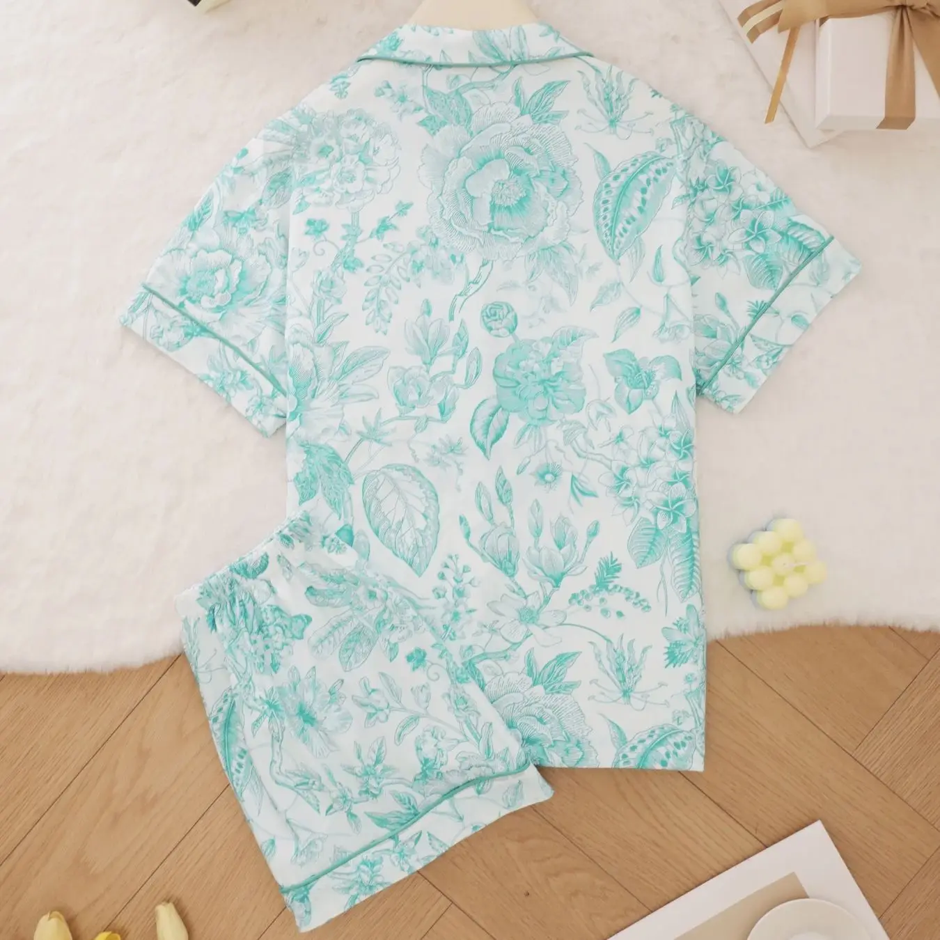Fresh Blue Pattern Flower Printed Pajama Set for Women, Flip Collar Short Sleeve Shorts, Cool and Breathable Home Clothes