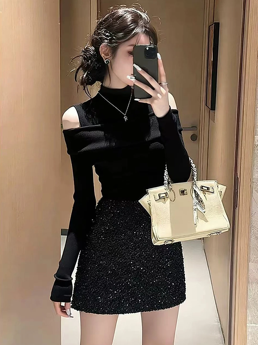 

Sexy Shoulder Bared High Collar Long Sleeve Knitted Sweater Women's Inner Wear Black Base Top Slim Fit City Walk Casual Wear