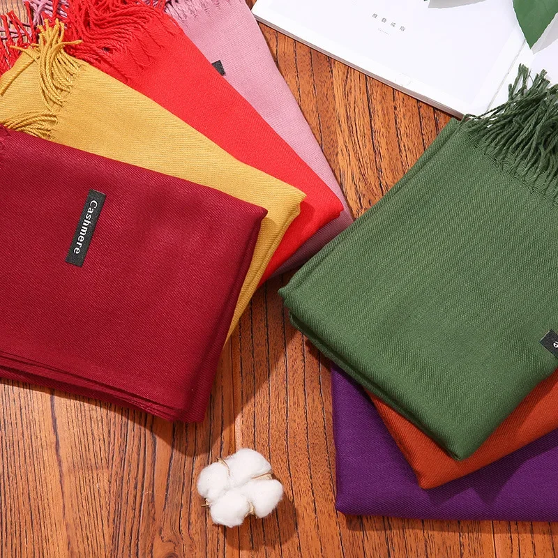 Женский шарф без катышков с бахромой, 250 г, однотонный утолщенный длинный шарф