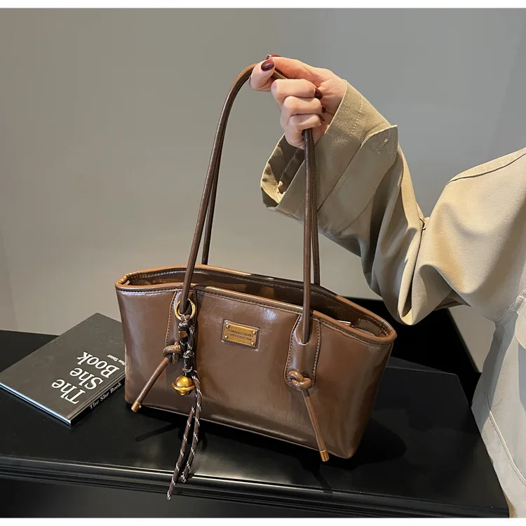 French retro underarm bag women's fashion niche shoulder bag versatile large-capacity commuter bag
