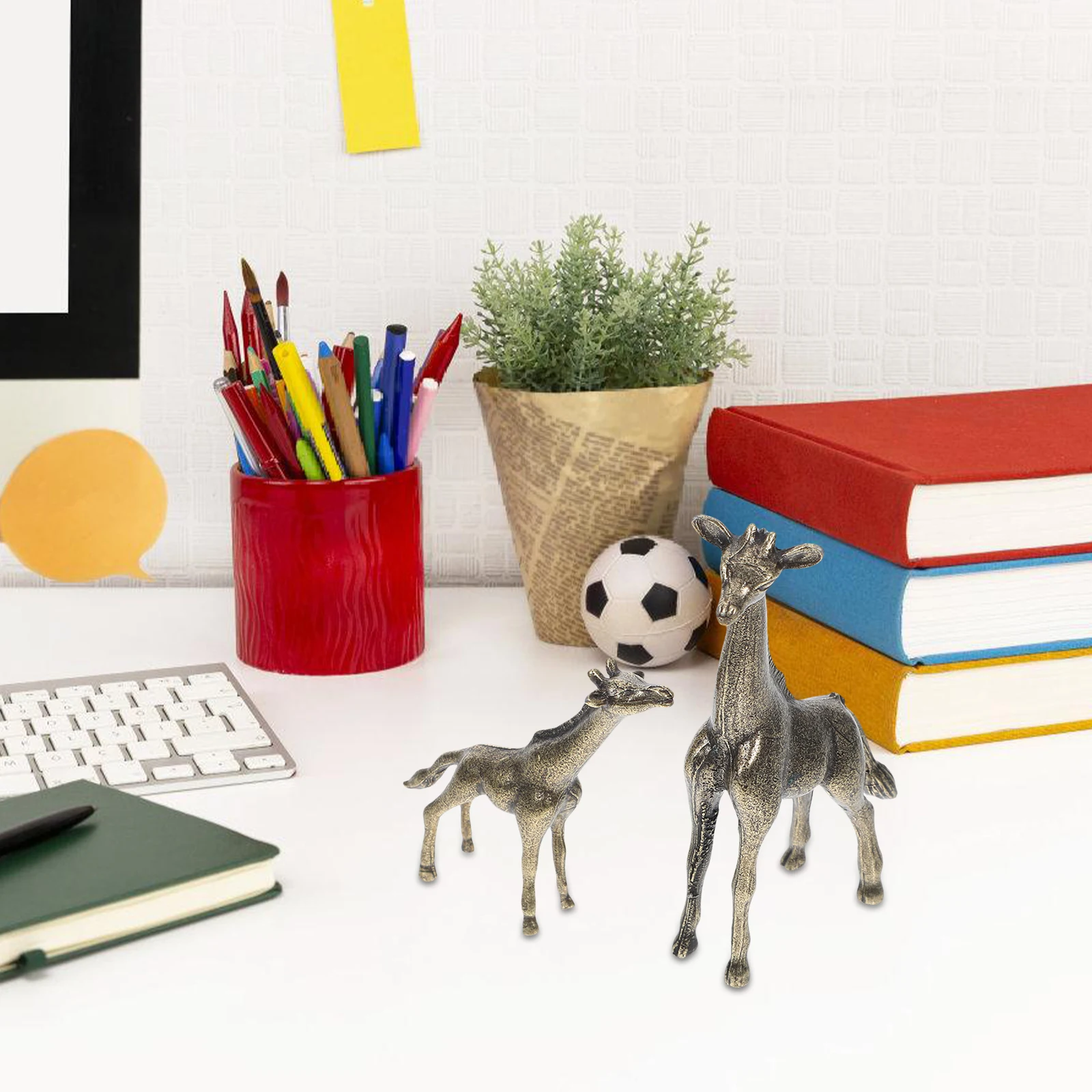 

2Pcs Brass Giraffe Sculptures Exquisite Mother Son Desktop Ornaments Home Decor Retro Style Animal Decoration Statue