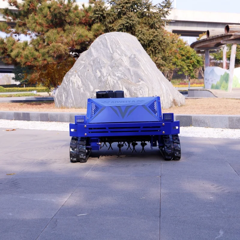 

Настраиваемая профессиональная газонокосилка с дистанционным управлением, дизельный двигатель, эффективно косирует траву и удерживает уклоны.