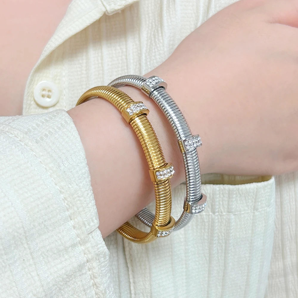 Exclusive Elastic Spiral Stainless Steel Jewelry Set Charm