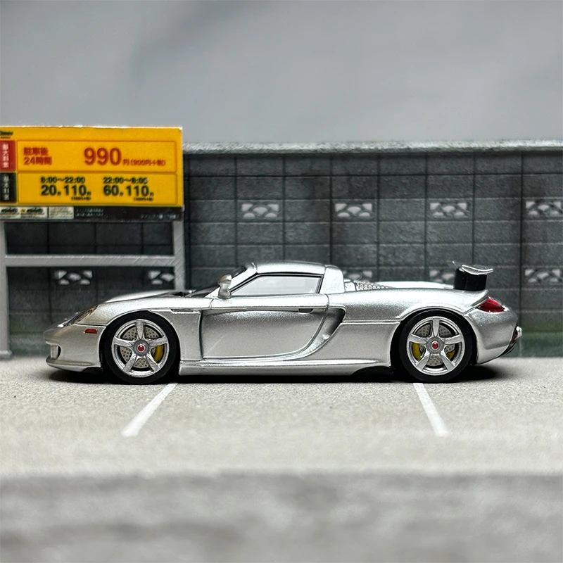 Original 1: 64 Scale Carrera GT Silvery Limited Edition Simulation Resin Car Model Classic Collection Ornament Gift