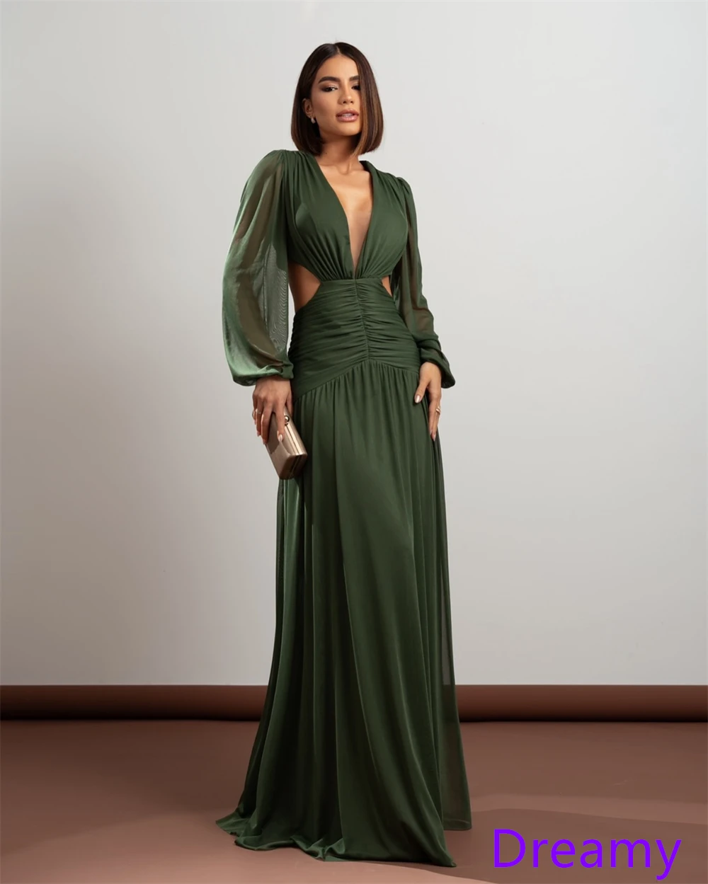 Sukienka wieczorowa z zielonego dżerseju na zamówienie, wykwintna, dekolt w serek, długie rękawy, suknie celebrytek, szyte na miarę suknie okolicznościowe, perły, temperament.