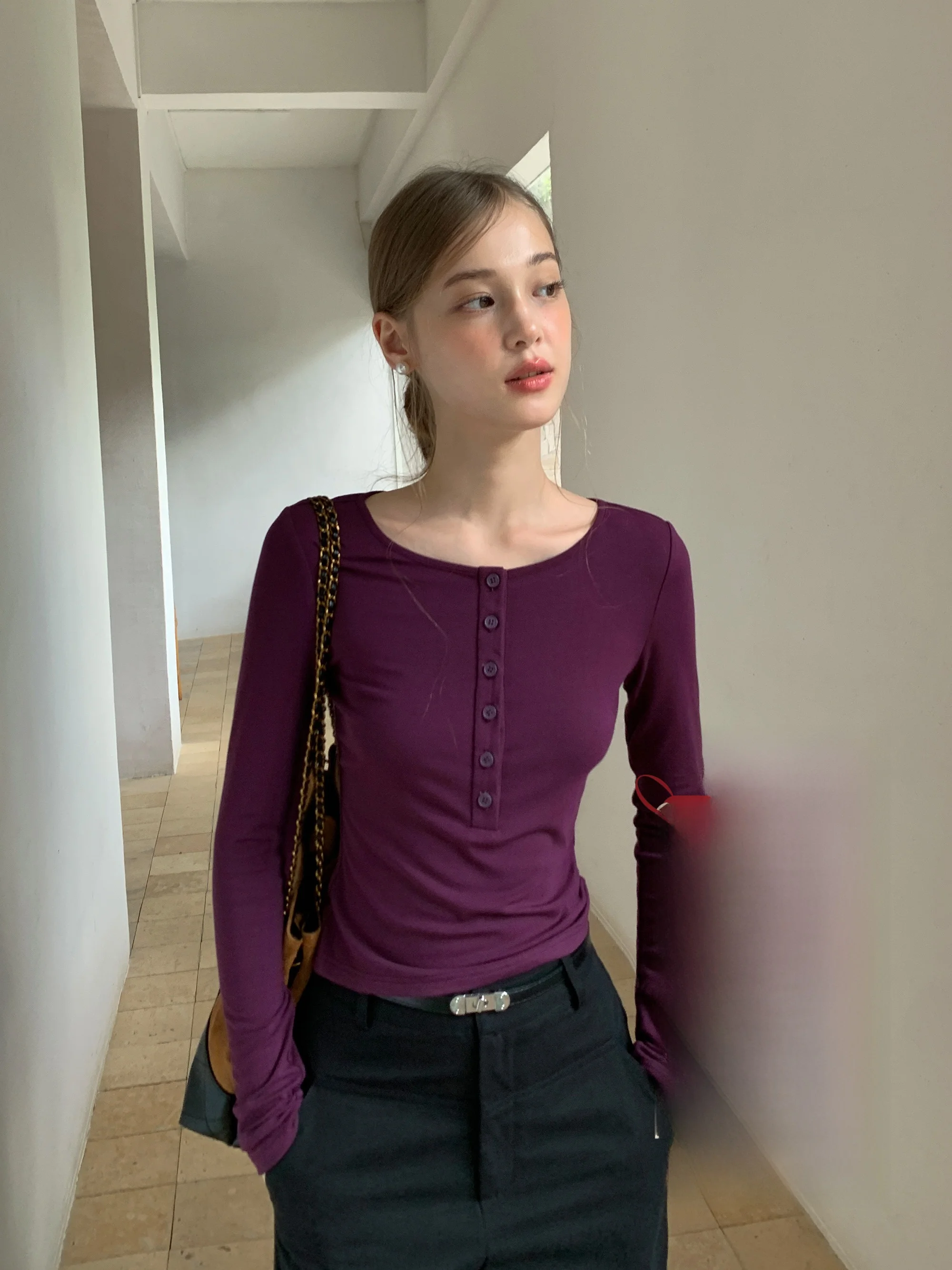 

EGGKA Henry Collar Button Design Long Sve Casual T-irt Women's Slim Fit Autumn Top High Waist Universal Fit Daily Wear