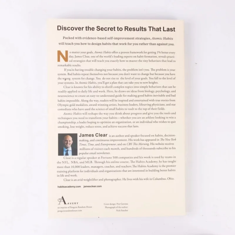 من تأليف جيمس، طريقة سهلة ومثبتة لبناء عادات جيدة وكسر سيئة، كتب التحسين الذاتي للإدارة الذاتية، العادات الذرية