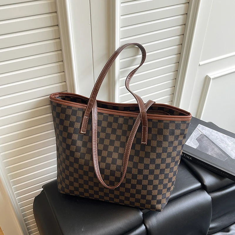 High-End Exquisite Crossbody Bag - Modern Niche Trendy Versatile Design Suits Women's Sweet Retro Casual Fashionable Use