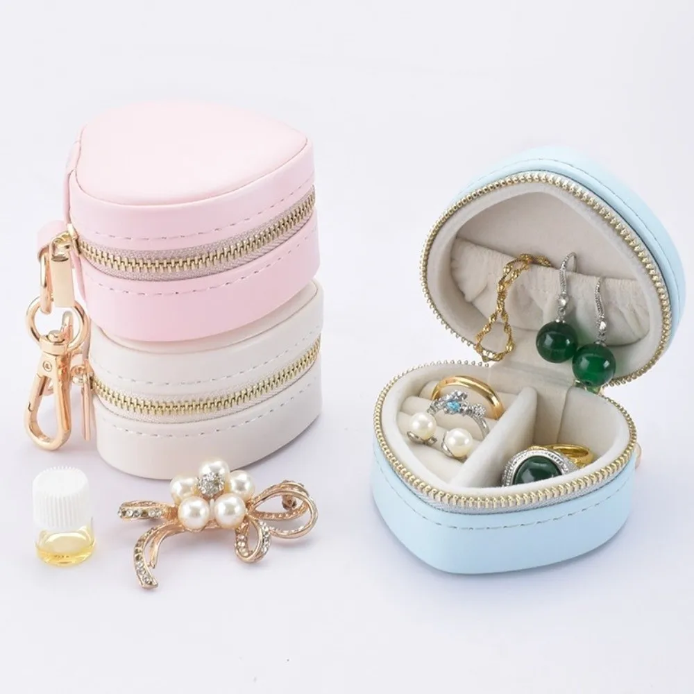 صندوق مجوهرات صغير سلسلة المفاتيح على شكل قلب عرض المجوهرات المحمولة صندوق خاتم حقيبة للتخزين القرط المنظم حقيبة السفر قلادة