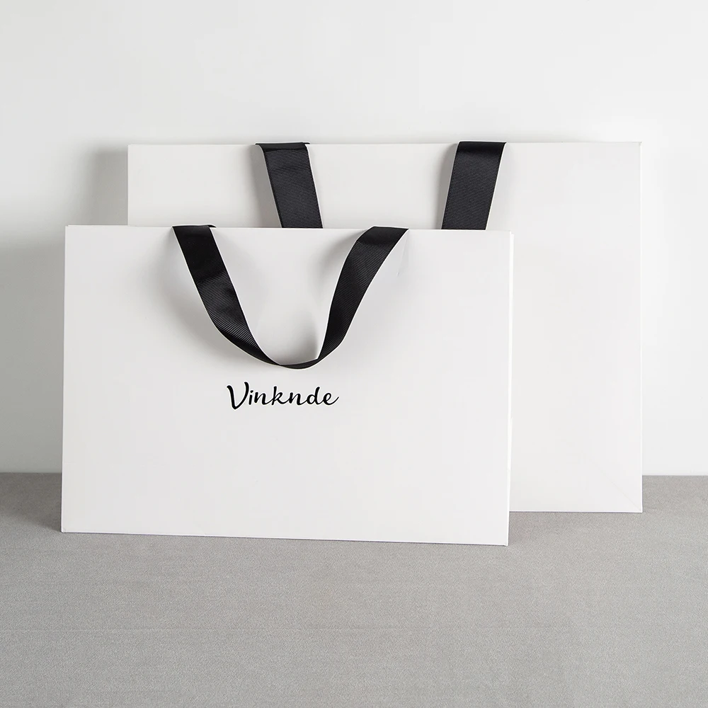 50 قطعة أبيض أسود براون كرافت ورقة مقبض أكياس شعار مخصص هدية حمل حقيبة للتسوق الحاضر التجزئة حفل زفاف استحمام الطفل