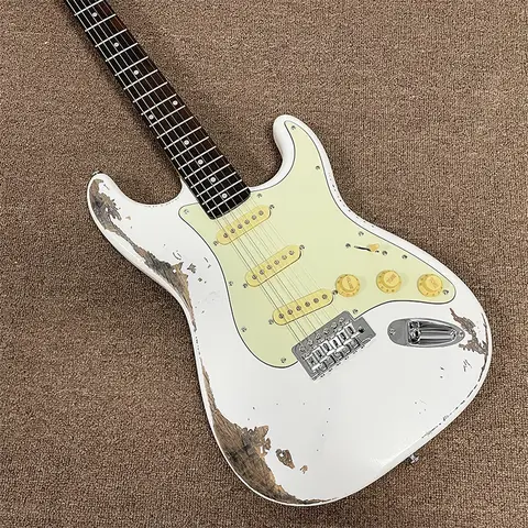 Entrepôt local, Vente de liquidation de guitares, Guitare électrique blanche de style vieilli, Manche en érable, Micros SSS, Système de trémolo à blocage unique, Rock, Livraison gratuite