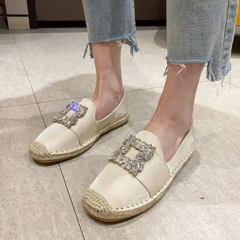 ผ้าซาตินผ้าไหม Espadrille รองเท้าแตะผู้หญิงบิ๊กสแควร์คริสตัล Buckle Loafers สุภาพสตรีออกแบบแบรนด์ Elegant Slip-On Fishman