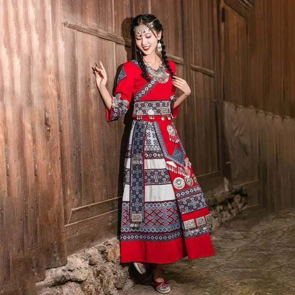 

Chinese Miao Clothing Gorgeous and elegant retro traditions Female Adult Dance Performance Clothing Miao Wedding Clothing 2026
