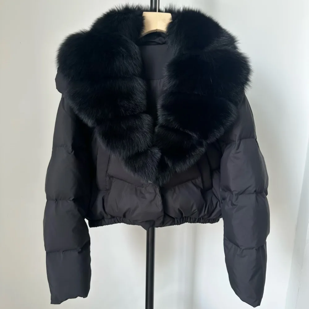 معطف نسائي قصير جديد لعام 2025 بياقة كبيرة من فرو الثعلب، جاكيت شتوي أنيق ومتعدد الاستخدامات