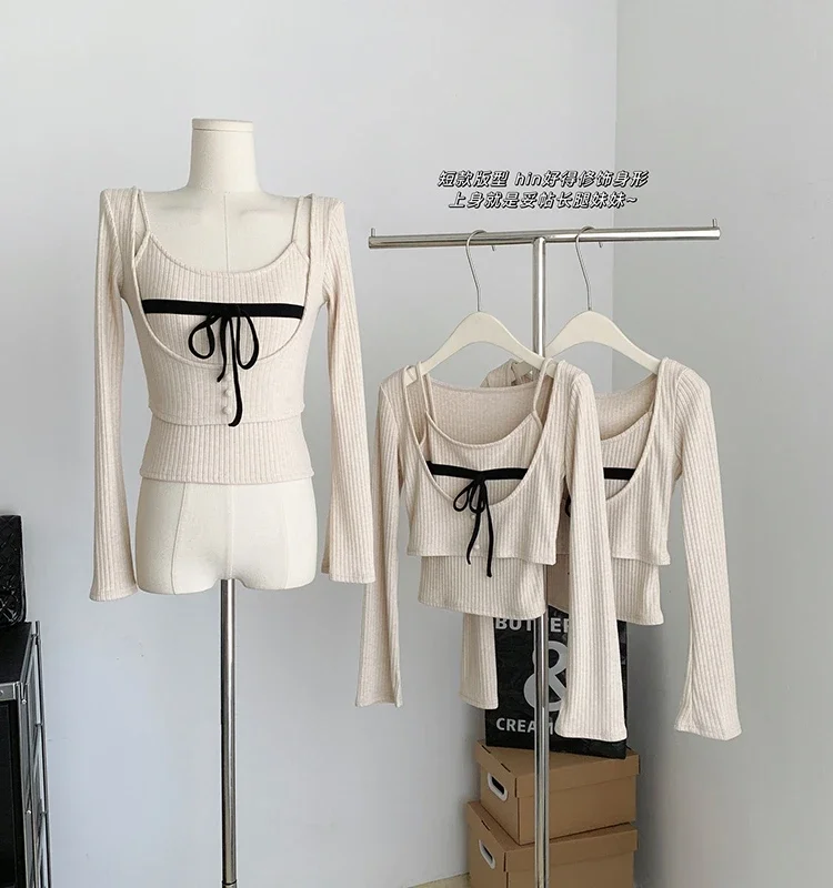 

Girly Suspender Long-sleeved Two-piece Set Knitted Inner Top Short Thin Base