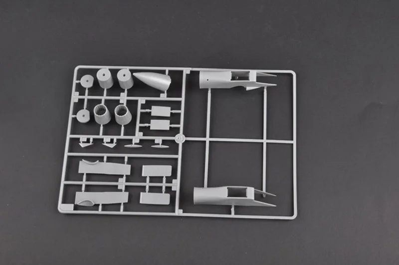 1/72 Toys Trumpeter 0166 Plane Russian Su-27 Early Fighter Bomber Aircraft TOUCAN Static Model TH07101-SMT8