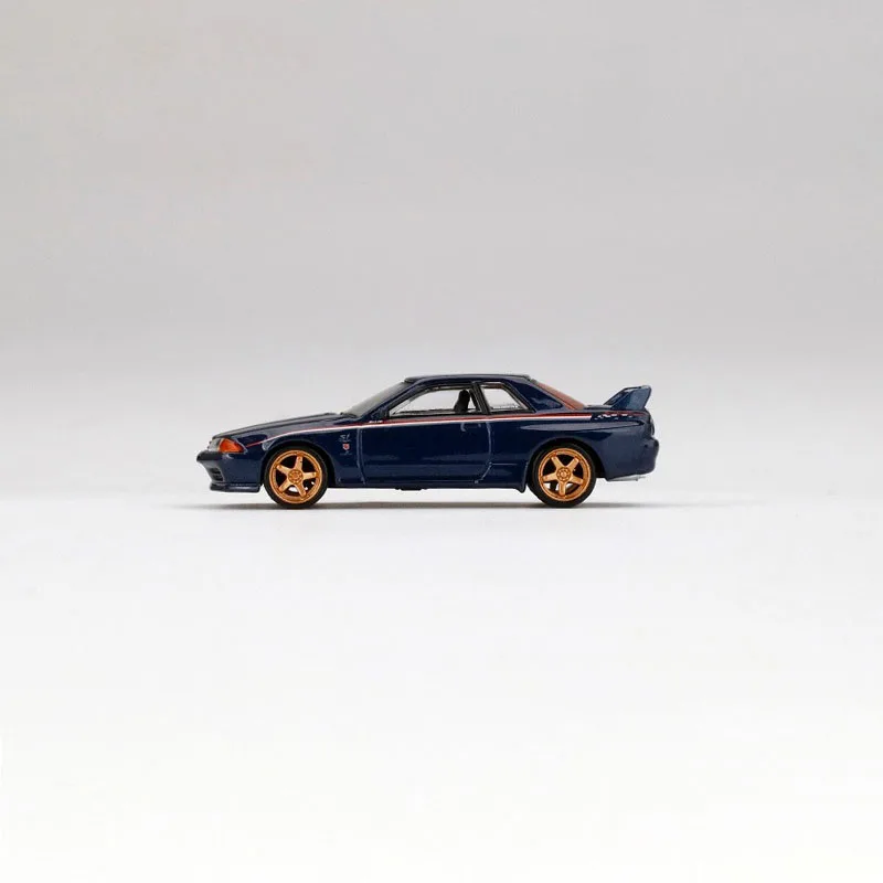 MINI GT 1:64 Scale Nissan GT-R Skyline R32 Nismo Alloy Car Model Ornaments