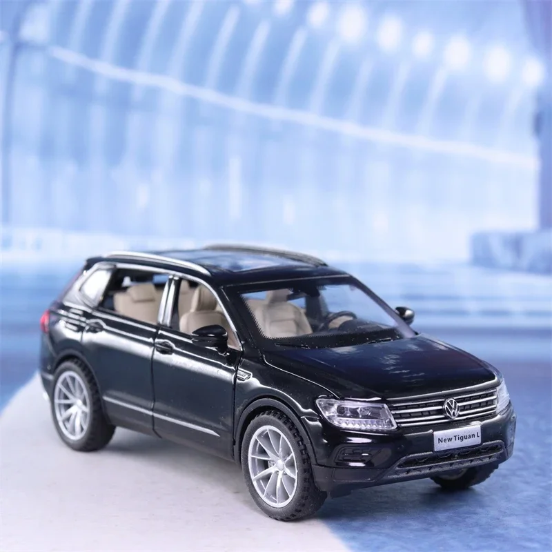 1:32 Volkswagen Tiguan L Off-road car High Simulation Diecast Car Metal Alloy VW Model Car Children\'s toys collection gifts F422