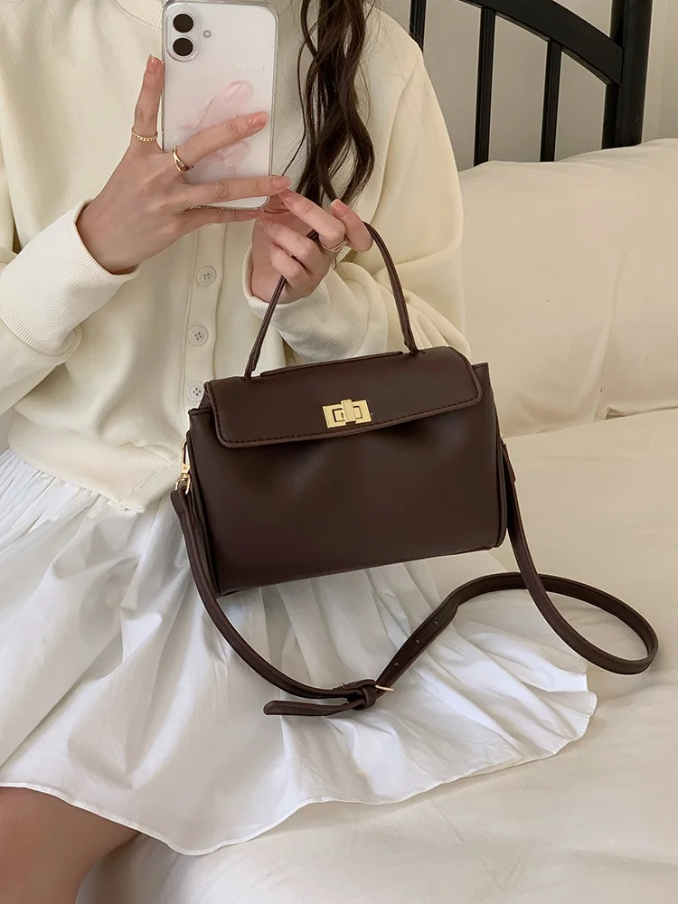 Soft PU Leather Small Crossbody oulder Bag Faionable Retro 2025 New Handbag Women's Bag Versatile Commuting Square Bag