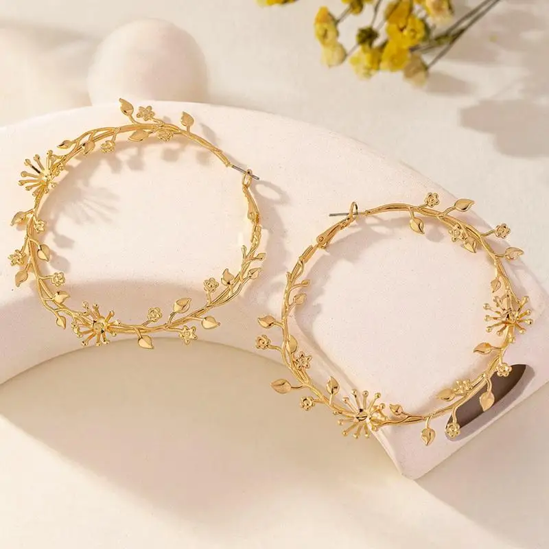 Exaggerated Hoop Earrings For Women Leaf Flower Gold Color Big Circle Earrings Vintage Trend Women's Jewelry Gift