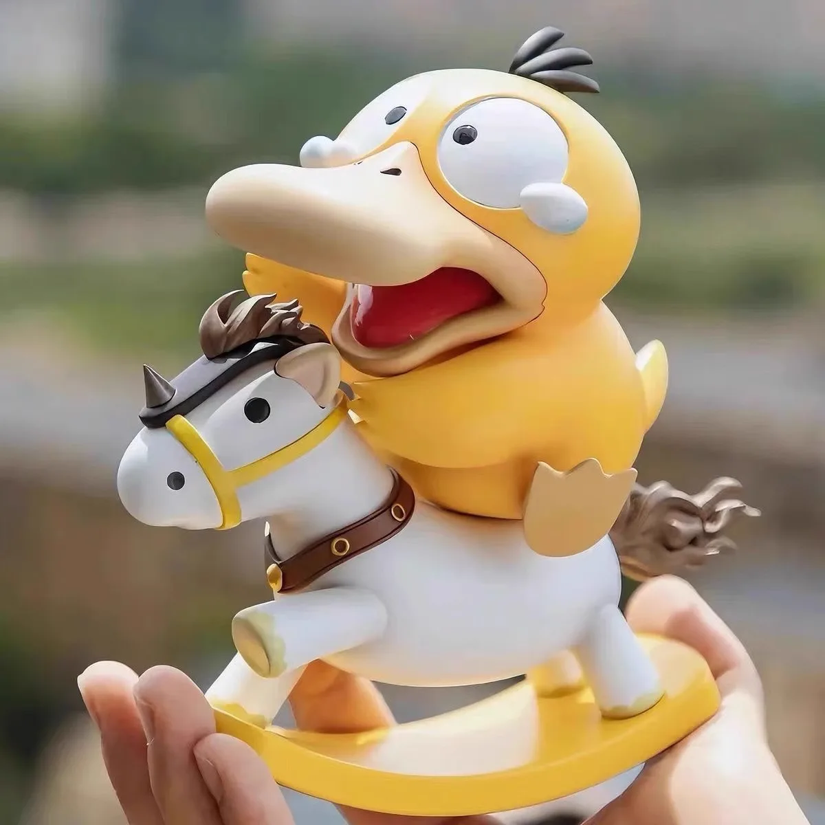 Psyduck Schaukelpferd Poke Gk Anime-Figuren Desktop-Dekoration Modellpuppe Statue Sammlerstück Weihnachtsgeschenk – Detail 2