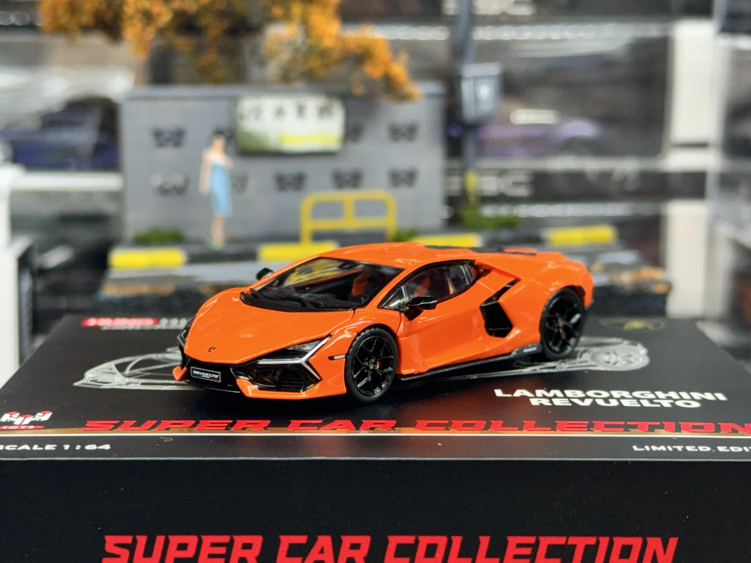 

Литой под давлением масштаб 1:64 Hohngxing HH игрушки Lamborgini новый Big Bull Revuelto модель автомобиля из сплава Коллекционная игрушка сувенирный дисплей орнамент