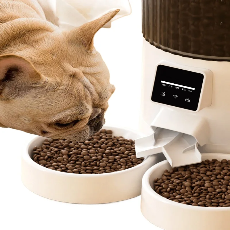 dog food feeder with vacuum leak-proof function,  regular feeding, anti-dump design, plastic material,
