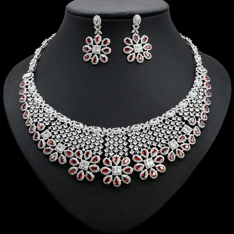 

Hot Selling Women Necklace Versatile High End Luxury Collarbone Chain Minimalist Earrings Set Accessories