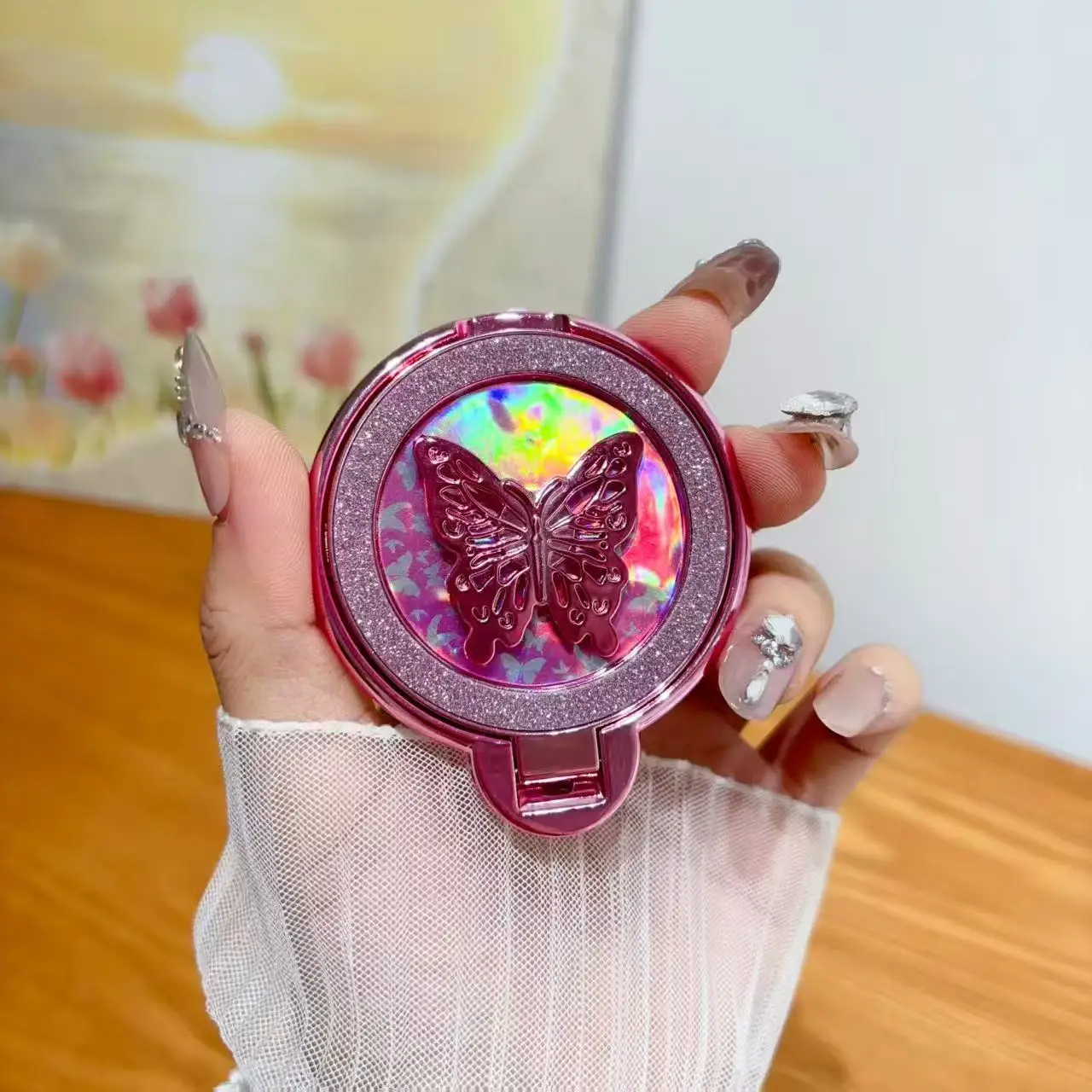 

The universal phone holder is only the phone holder without the phone case The butterfly design can rotate Only phone stand no c