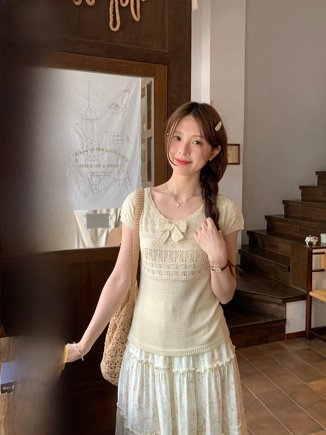 

Sweet Knot Knitted Short Sleeve Slim Fit Top Korean Design Sensation Soft Gentle Personality Upper Body for Women