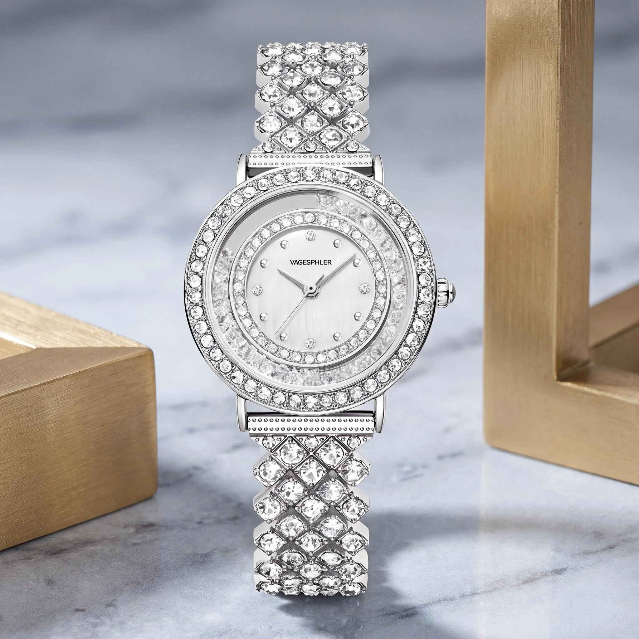 A delicate and compact ladies' quartz watch that pairs well with a variety of outfits and makes a great gift.