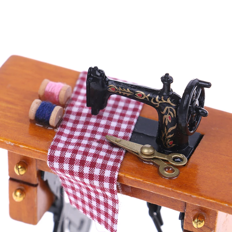 Vintage máquina de costura brinquedo acessórios para crianças, Dollhouse decoração, mobiliário em miniatura, fingir brinquedos, 1:12