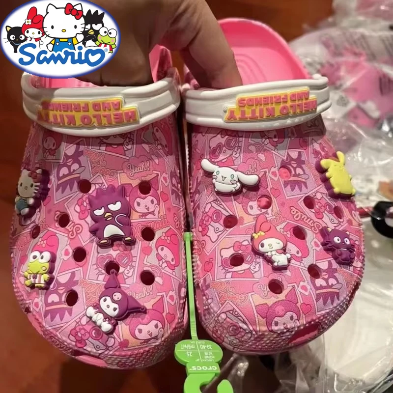 Sandały dziecięce Kuromi Sanrio Hello Kitty Kids Melody Cinnamoroll Crocs śliczne dziewczęce kapcie antypoślizgowe buty na plażę prezent dla dzieci