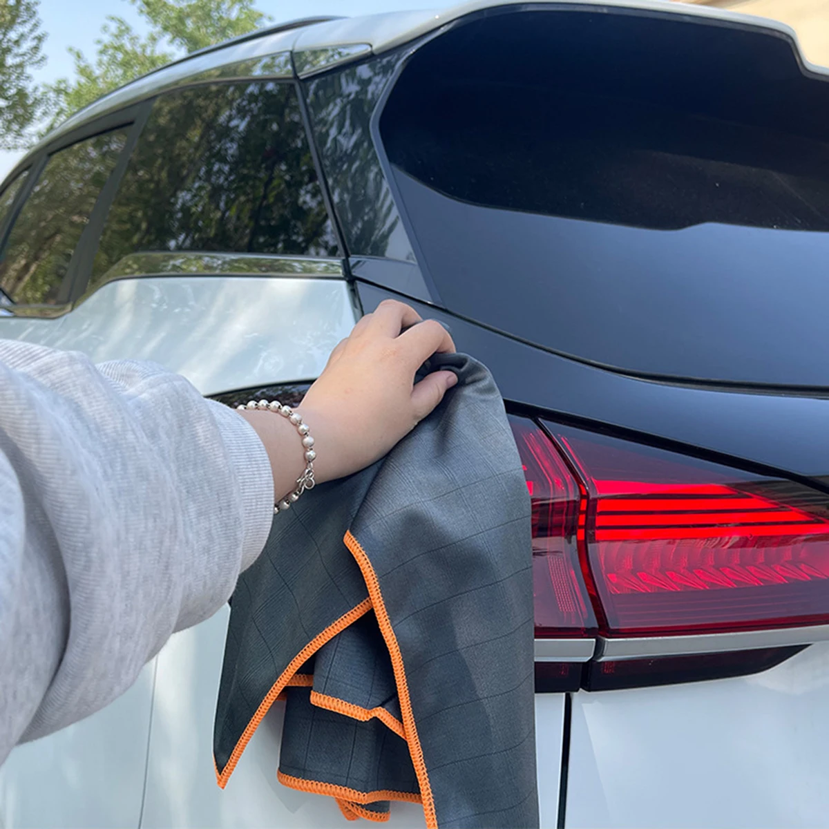 

Carbon Fiber Cloth Cleaning Towel No Marks Left 40 X 50 Cm Suitable For Glassware And Tableware