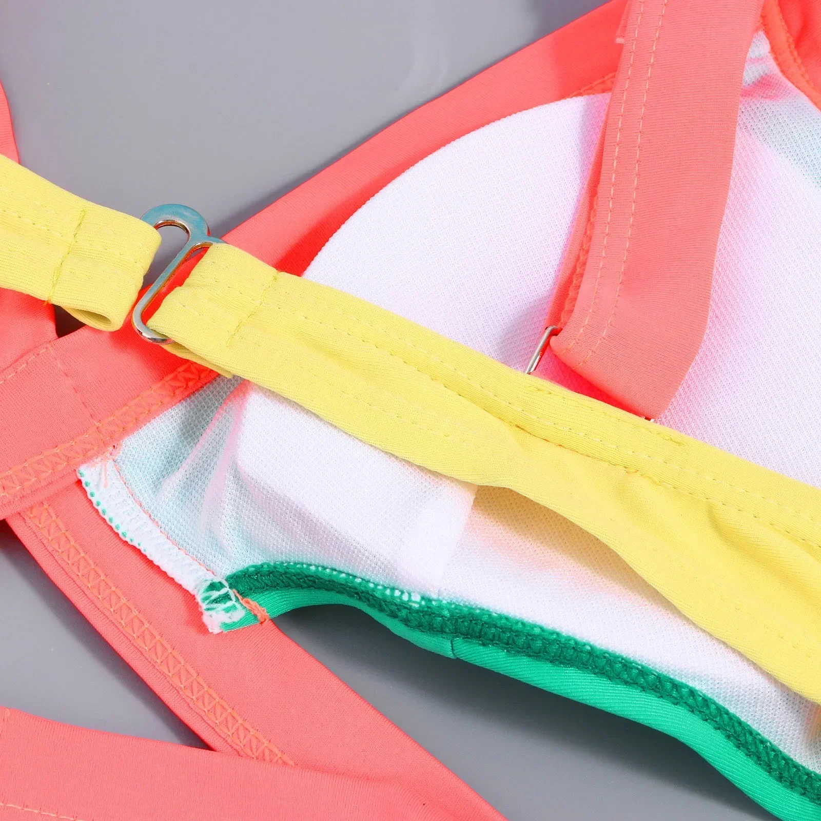 بيكيني نسائي مثير بكتف واحد ملابس سباحة مثيرة من البوليستر لارتداء أطقم بيكيني عالية الخصر للنساء يوميًا