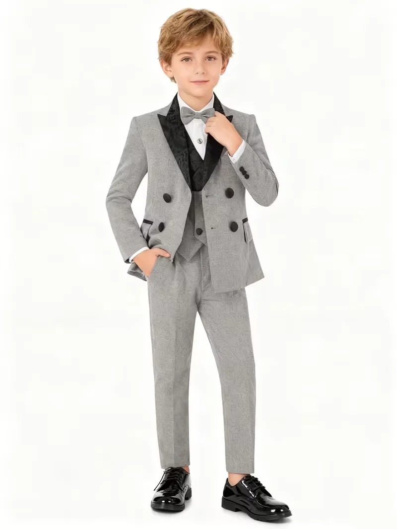

Детский костюм в британском стиле из 4 предметов: пиджак, жилет, брюки, галстук-бабочка. Для мальчиков: на свадьбу, день рождения, выступление, фотосессию.