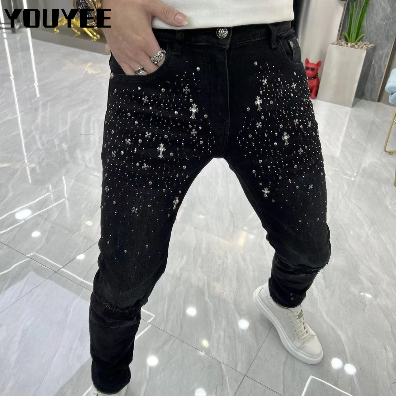 Männer Jeans 2022 NEW Schwarz Hot Bohrer Strass Niet Zerstört Zerrissene Dünne Leggings Stretch Denim Streetwear Männlichen Hosen